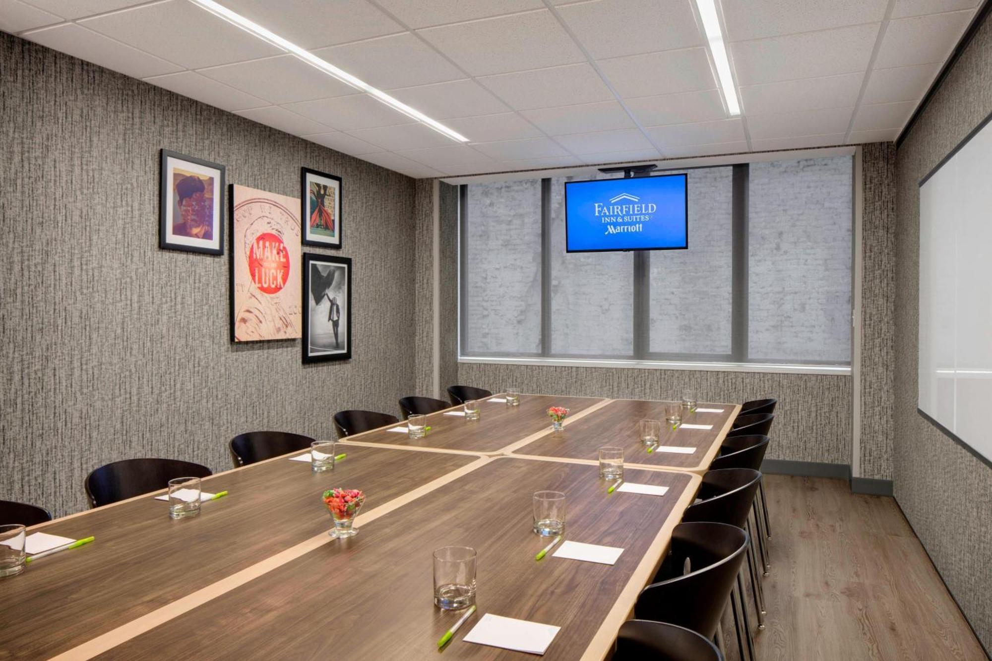 Fairfield Inn And Suites Chicago Downtown/ Magnificent Mile Zewnętrze zdjęcie